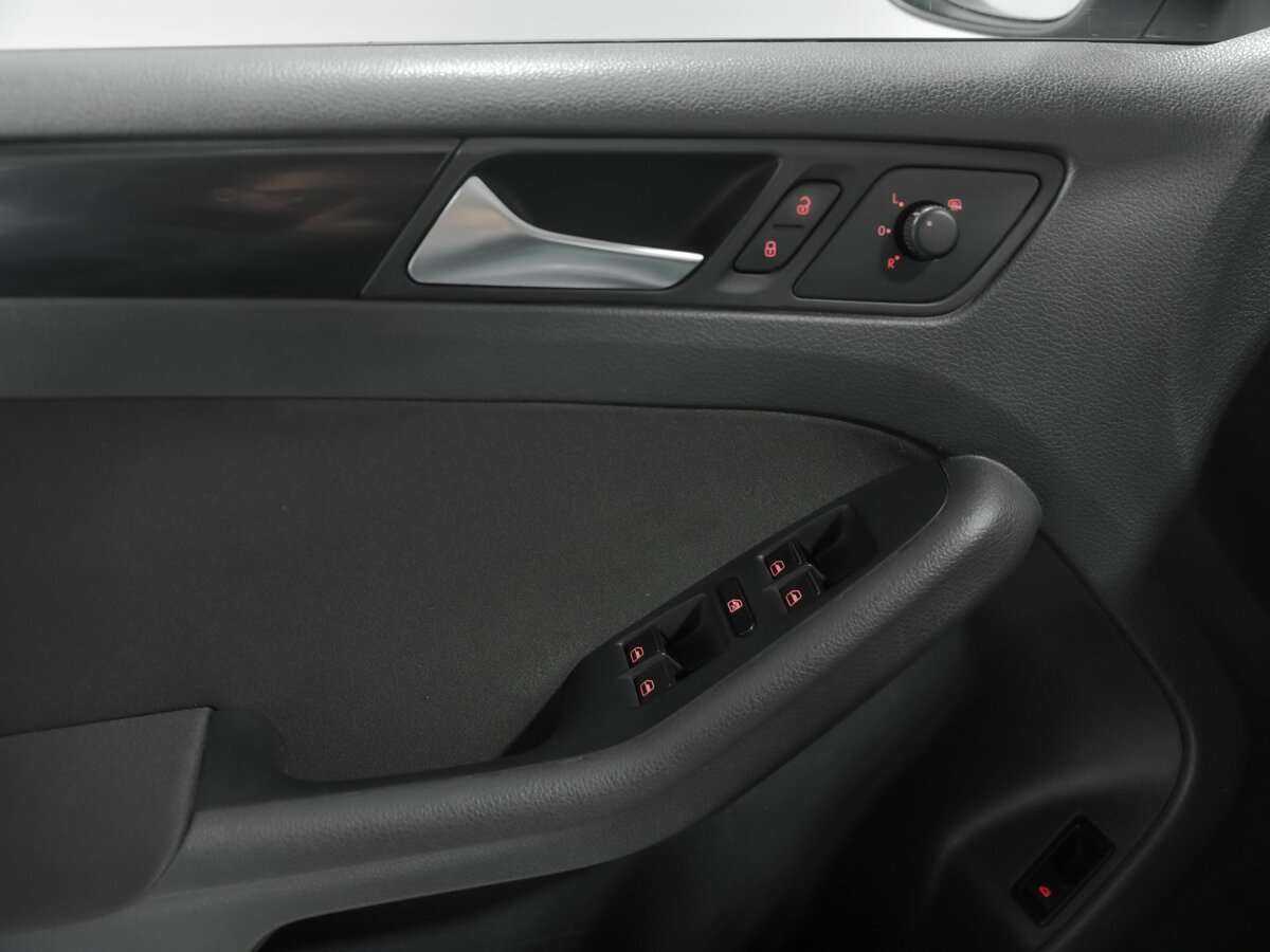 Купить Volkswagen Jetta, 2012, 312 990 км, фото №11