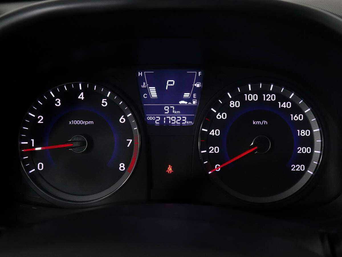 Купить Hyundai Solaris, 2012, 217 922 км, фото №9