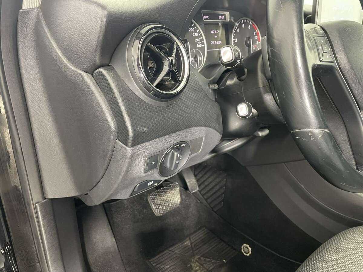 Купить Mercedes-Benz A-Класс 180, 2014, 213 461 км, фото №9