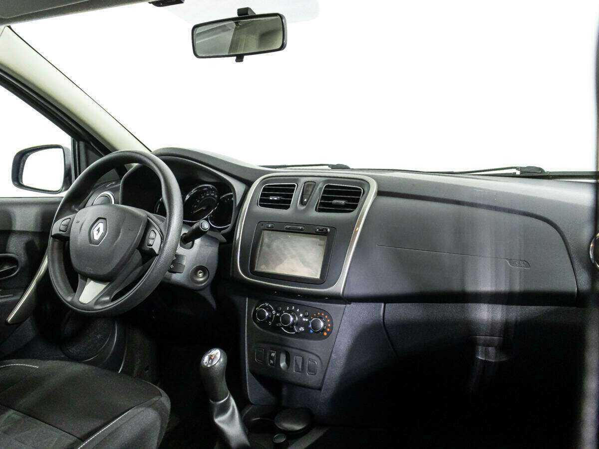 Купить Renault Sandero Stepway, 2015, 81 937 км, фото №9
