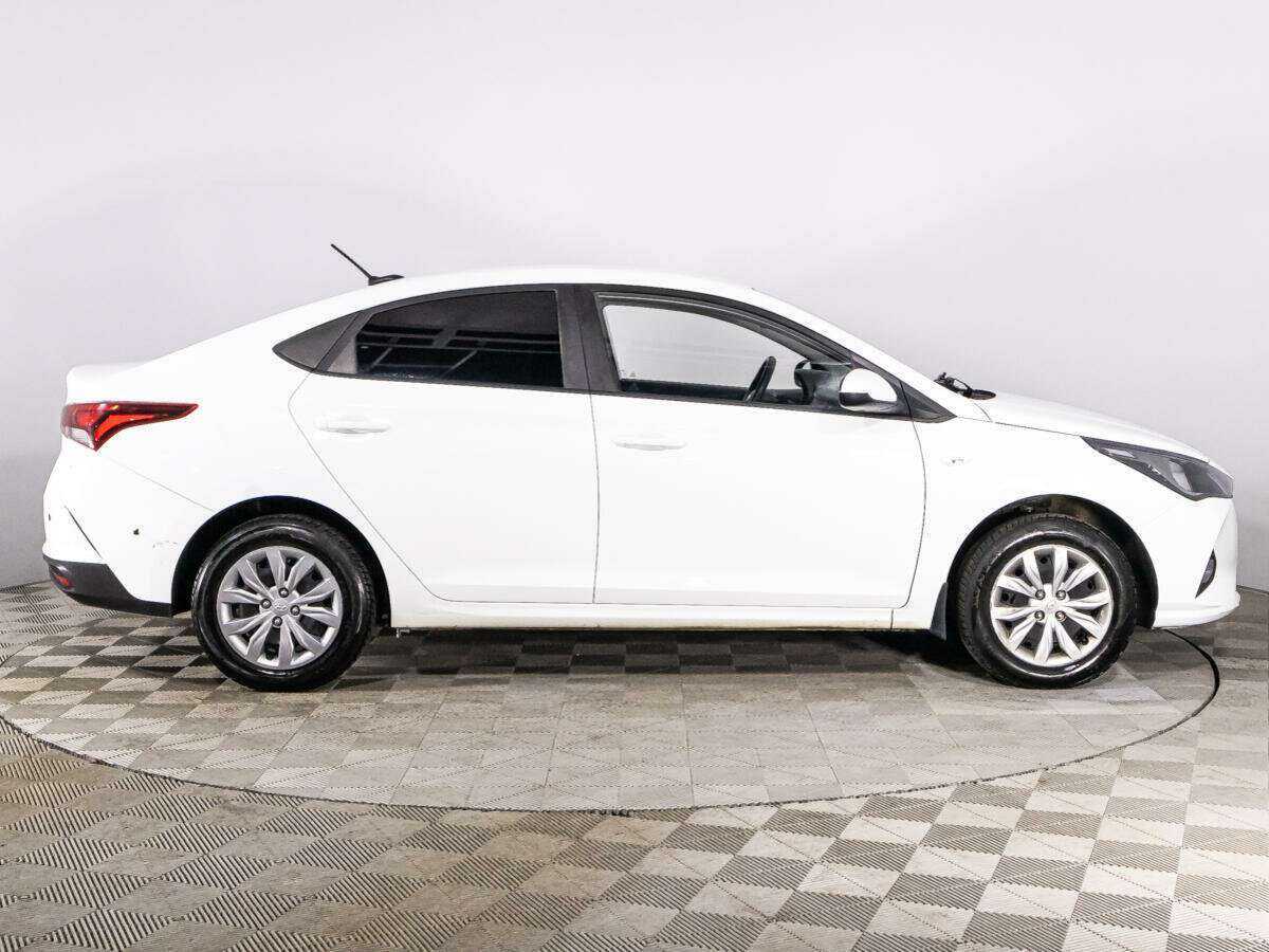 Купить Hyundai Solaris, 2020, 76 025 км, фото №4