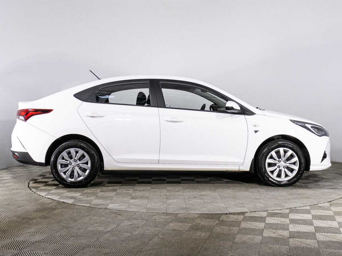 Купить Hyundai Solaris, 2021, 75 945 км, фото №4