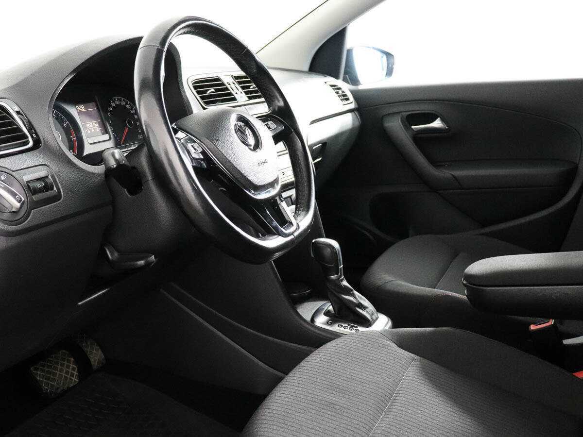 Купить Volkswagen Polo, 2017, 80 300 км, фото №8