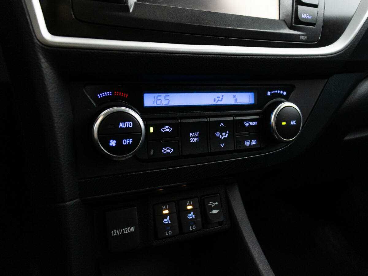 Купить Toyota Auris, 2013, 163 626 км, фото №16