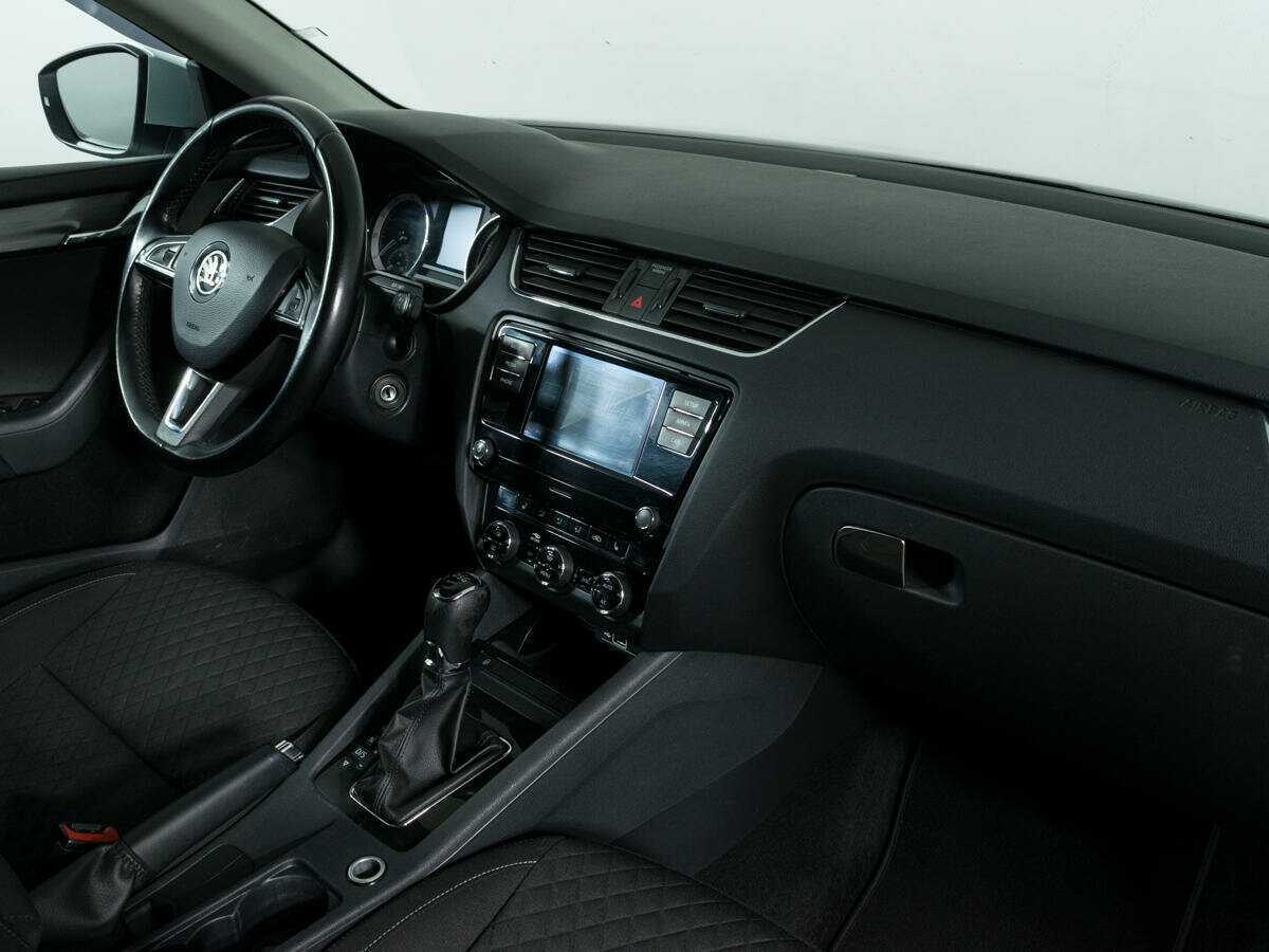 Купить Skoda Octavia, 2017, 130 000 км, фото №6