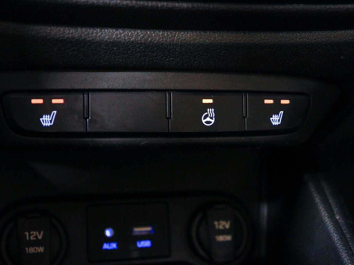 Купить Hyundai Solaris, 2017, 108 895 км, фото №12