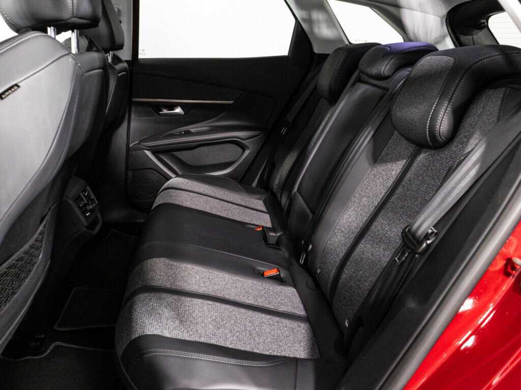 Купить Peugeot 3008, 2019, 148 449 км, фото №10