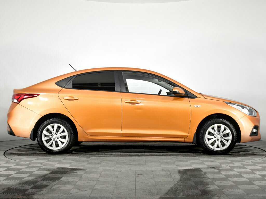 Купить Hyundai Solaris, 2017, 118 971 км, фото №4