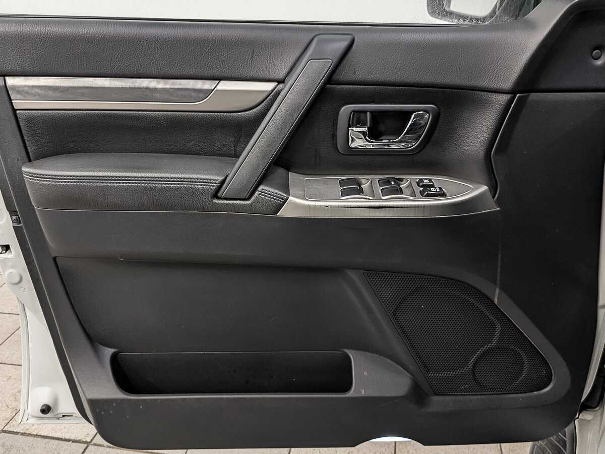 Купить Mitsubishi Pajero, 2015, 235 560 км, фото №19