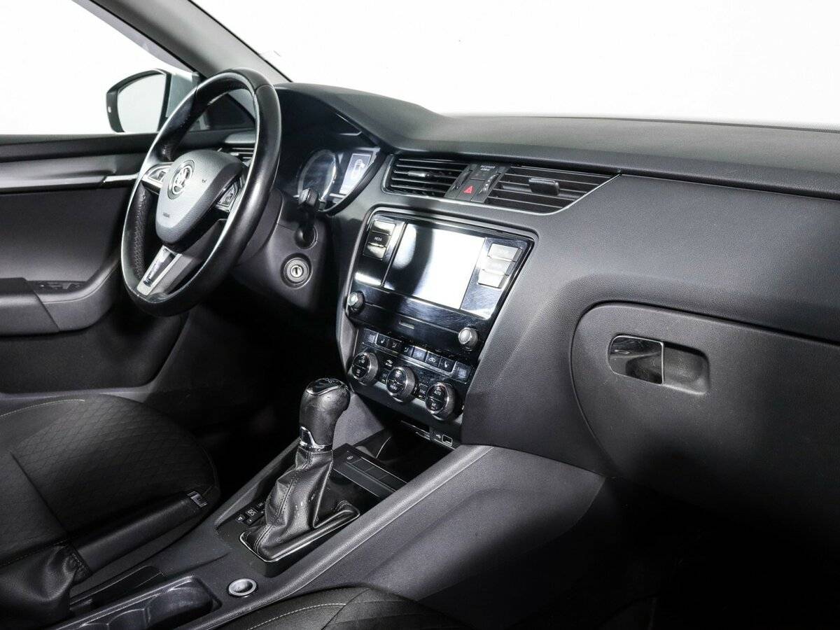 Купить Skoda Octavia, 2017, 140 907 км, фото №6
