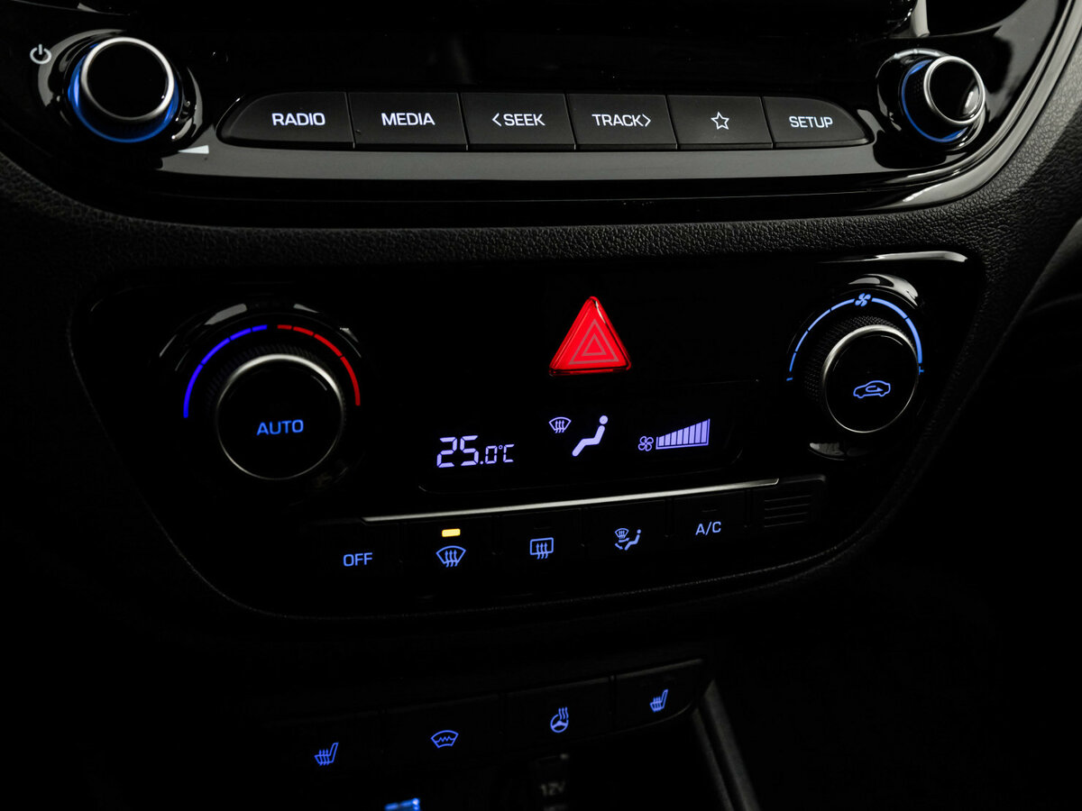 Купить Hyundai Solaris II Рестайлинг, 2020, 131 823 км, фото №13